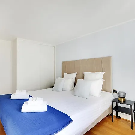 Pick A Flat's In Champs-elysées - Rue Ponthieu Appartamento Parigi